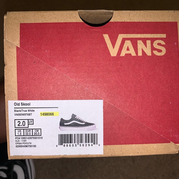 Boys Old Skool black and white Vans. Size 2. - Picture 5 of 7